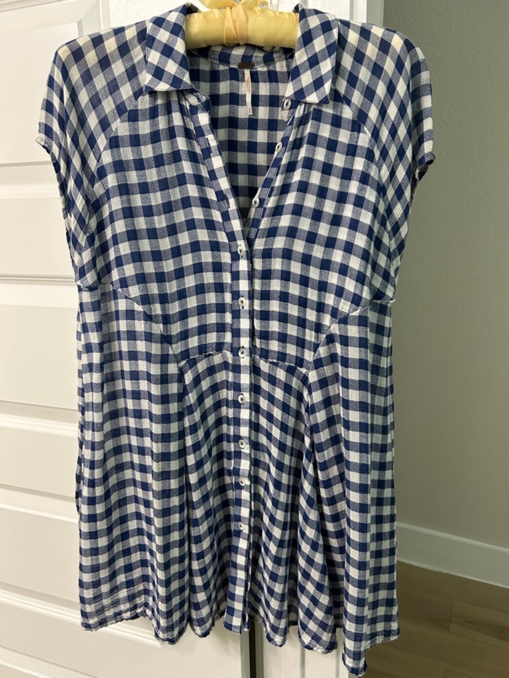 Free People Sz SML Navy and White Plaid top